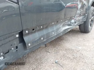 2023 Land Rover Defender S с VIN SALEJ7EX4P2239091, выставлен на аукционе IAAI как лот 41791797 с пробегом 16 042 миль миль и . История ставок и продаж доступна на DreamBid. Изображение 17.