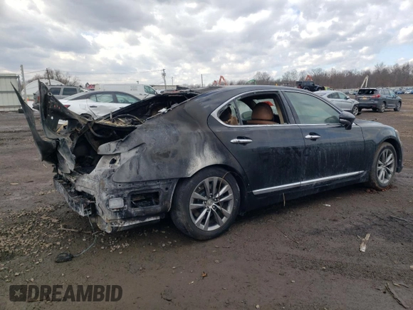 2015 Lexus LS 460 z VIN JTHCL5EF7F5023557, wystawiony jako Copart lot #42178425 z przebiegiem Nie podano mil oraz Szkoda całkowita • Salvage title. Historia ofert i sprzedaży dostępna na DreamBid. Obrazek 3.