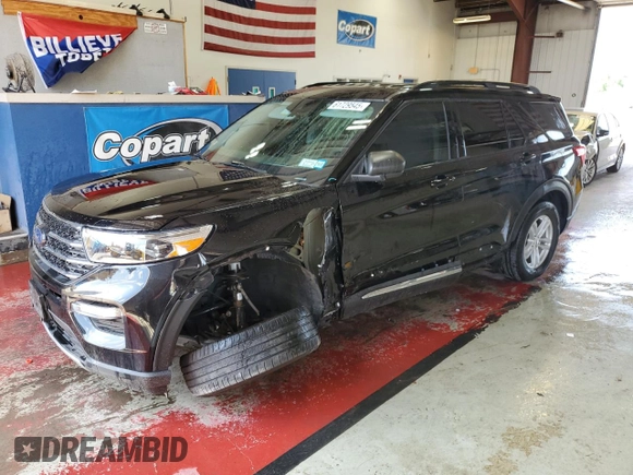 2022 Ford Explorer XLT z VIN 1FMSK8DH7NGA82787, wystawiony jako Copart lot #61729545 z przebiegiem 18 252 mil mil oraz Szkoda całkowita • Salvage title. Historia ofert i sprzedaży dostępna na DreamBid. Obrazek 1.