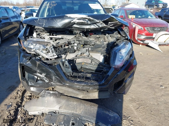 2018 Nissan Rogue S with VIN KNMAT2MV9JP619105, listed as a IAAI auction lot 41843613 with 47,960 mi miles. Bid and sale history available at carsss.com. Image 6.