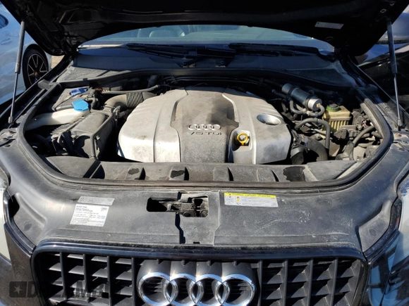 2014 Audi Q7 z VIN WA1DMCFE7ED013445, wystawiony jako Copart lot #49582255 z przebiegiem 258 648 mil mil oraz Szkoda całkowita • Salvage title. Historia ofert i sprzedaży dostępna na DreamBid. Obrazek 12.