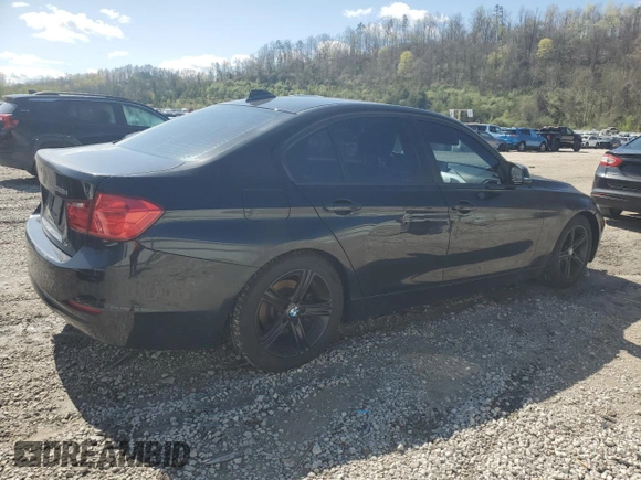 2013 BMW 3 Series 328i z VIN WBA3C1C58DF437018, wystawiony jako Copart lot #52147355 z przebiegiem 161 247 mil mil oraz Szkody całkowita. Historia ofert i sprzedaży dostępna na DreamBid. Obrazek 3.