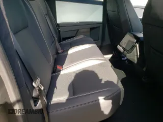 2024 Tesla Cybertruck z VIN 7G2CEHED8RA006307, wystawiony jako Copart lot #74118474 z przebiegiem 1773 mil mil oraz Szkody całkowita. Historia ofert i sprzedaży dostępna na DreamBid. Obrazek 11.