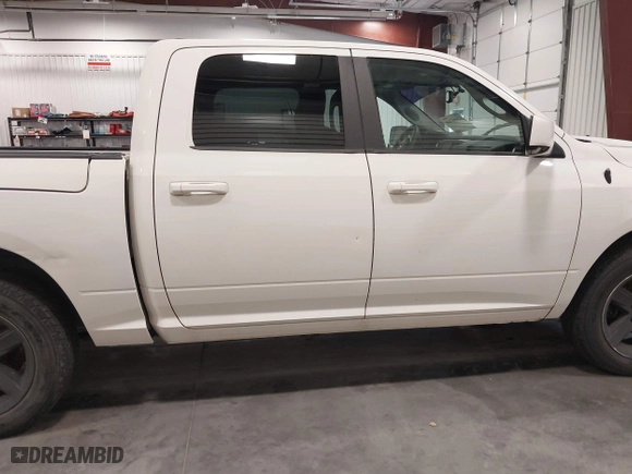 2009 Dodge Ram 1500 Sport with VIN 1D3HB13T39J521768, listed as a IAAI auction lot 42096308 with 173,989 mi miles. Bid and sale history available at carsss.com. Image 14.