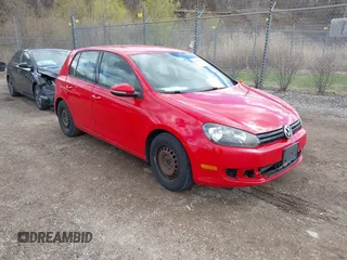 2013 Volkswagen Golf w/Conv & Sunroof z VIN WVWDB7AJ5DW119709, wystawiony jako IAAI lot #42042033 z przebiegiem 195 760 mil mil oraz . Historia ofert i sprzedaży dostępna na DreamBid. Obrazek 1.