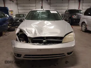 2007 Ford Focus S with VIN 1FAFP37NX7W330802, listed as a IAAI auction lot 41663895 with 147,015 mi miles and . Bid and sale history available at carsss.com. Image 13.