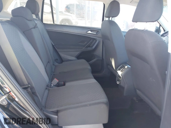 2021 Volkswagen Tiguan S with VIN 3VV0B7AXXMM118642, listed as a IAAI auction lot 41265544 with 35,410 mi miles. Bid and sale history available at carsss.com. Image 8.
