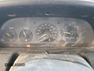1994 Ford Escort z VIN 3FARP15J6RR126053, wystawiony jako Copart lot #52750515 z przebiegiem 81 831 mil mil oraz Tytuł czysty. Historia ofert i sprzedaży dostępna na DreamBid. Obrazek 9.