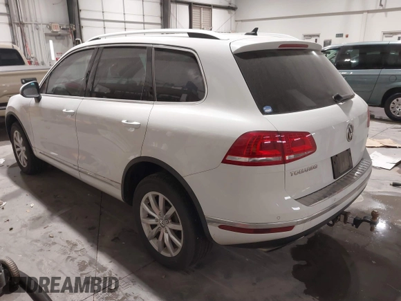 2016 Volkswagen Touareg Sport с VIN WVGEF9BP2GD010630, выставлен на аукционе IAAI как лот 41837326 с пробегом 178 640 миль миль и . История ставок и продаж доступна на DreamBid. Изображение 3.
