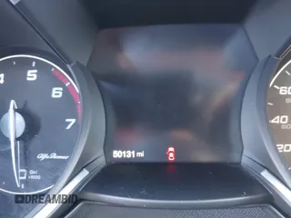 2018 Alfa Romeo Stelvio z VIN ZASFAKAN3J7C20066, wystawiony jako IAAI lot #40879859 z przebiegiem 50 131 mil mil oraz . Historia ofert i sprzedaży dostępna na DreamBid. Obrazek 16.
