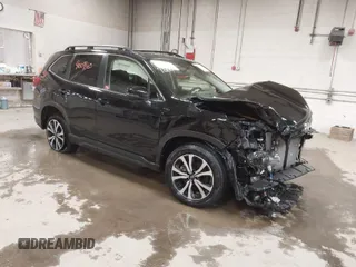 2024 Subaru Forester Limited with VIN JF2SKALC4RH441399, listed as a IAAI auction lot 41009860 with 6,101 mi miles. Bid and sale history available at carsss.com. Image 1.