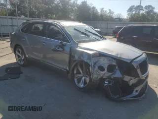 2019 Bentley Bentayga V8 z VIN SJAAM2ZV9KC024755, wystawiony jako Copart lot #46757605 z przebiegiem 26 951 mil mil oraz Szkoda całkowita • Salvage title. Historia ofert i sprzedaży dostępna na DreamBid. Obrazek 4.