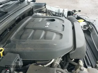 2018 Jeep Grand Cherokee Trailhawk z VIN 1C4RJFLG6JC336932, wystawiony jako IAAI lot #43272184 z przebiegiem 64 066 mil mil oraz . Historia ofert i sprzedaży dostępna na DreamBid. Obrazek 21.