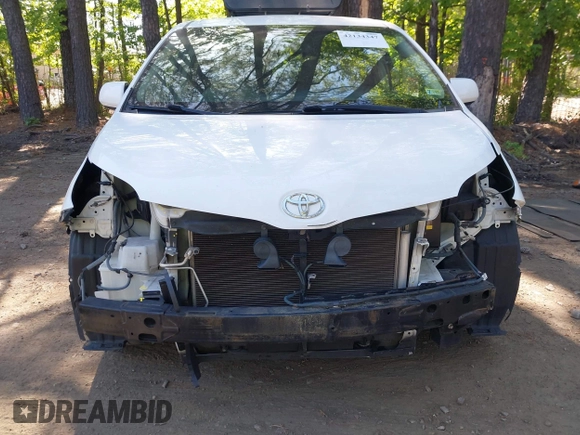 2016 Toyota Sienna LE AAS z VIN 5TDKK3DC4GS690593, wystawiony jako IAAI lot #42134347 z przebiegiem 175 063 mil mil oraz . Historia ofert i sprzedaży dostępna na DreamBid. Obrazek 6.