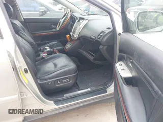 2007 Lexus RX 350 with VIN JTJGK31U270006689, listed as a IAAI auction lot 41638323 with 210,381 mi miles. Bid and sale history available at carsss.com. Image 5.