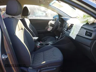 2018 Kia Niro LX with VIN KNDCB3LC0J5161919, listed as a IAAI auction lot 41004920 with 92,158 mi miles. Bid and sale history available at carsss.com. Image 5.