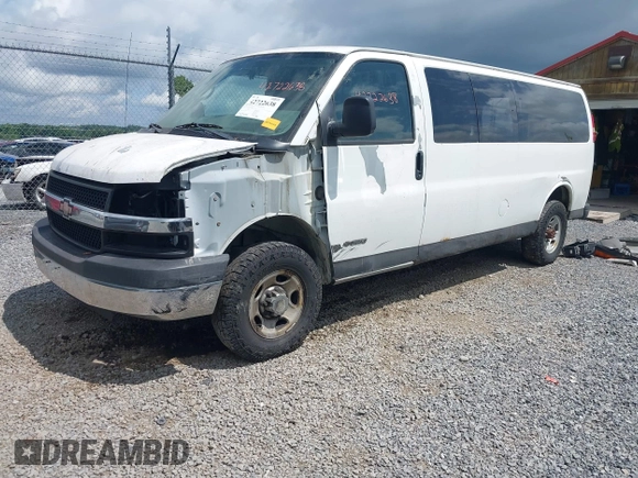 2006 Chevrolet Express Passenger with VIN 1GAHG39UX61106876, listed as a IAAI auction lot 42722638 with 157,081 mi miles and . Bid and sale history available at DreamBid. Image 2.