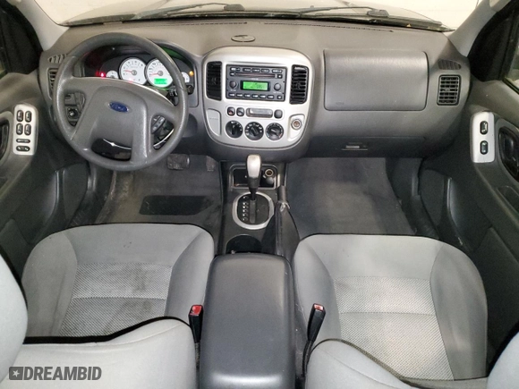 2005 Ford Escape XLT with VIN 1FMYU93135KB23475, listed as a Copart auction lot 44240295 with 210,732 mi miles and Clean Title. Bid and sale history available at carsss.com. Image 8.