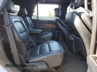 2018 Lincoln Navigator z VIN 5LMJJ2NT9JEL02318, wystawiony jako Copart lot #57556755 z przebiegiem 192 693 mil mil oraz Szkody całkowita. Historia ofert i sprzedaży dostępna na DreamBid. Obrazek 11.