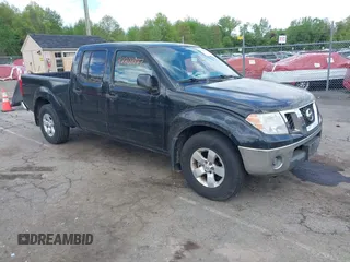 2009 Nissan Frontier SE z VIN 1N6AD09W39C426497, wystawiony jako IAAI lot #42204837 z przebiegiem 79 049 mil mil oraz . Historia ofert i sprzedaży dostępna na DreamBid. Obrazek 1.