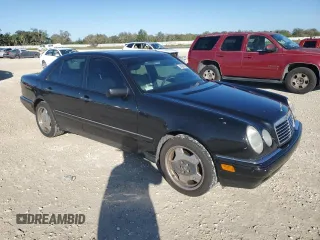 1998 Mercedes-Benz E-Class with VIN WDBJF65F3WA663759, listed as a Copart auction lot 84286624 with 181,447 mi miles and Clean Title. Bid and sale history available at carsss.com. Image 4.