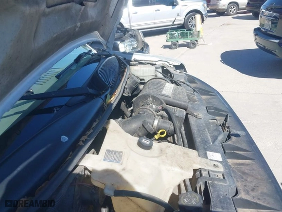 2006 Chevrolet Express Cargo Van with VIN 1GCGG25V261156957, listed as a IAAI auction lot 41736902 with 206,251 mi miles. Bid and sale history available at carsss.com. Image 10.
