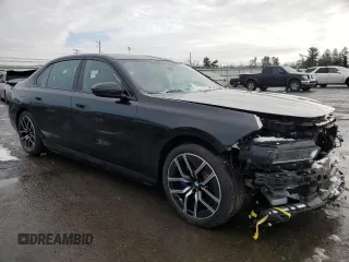 2024 BMW i7 xDrive60 z VIN WBY53EJ03RCP66405, wystawiony jako Copart lot #86143024 z przebiegiem 8304 mil mil oraz Szkody całkowita. Historia ofert i sprzedaży dostępna na DreamBid. Obrazek 4.