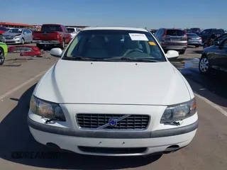 2002 Volvo S60 with VIN YV1RS61RX22155450, listed as a IAAI auction lot 41988229 with 86,115 mi miles. Bid and sale history available at carsss.com. Image 12.