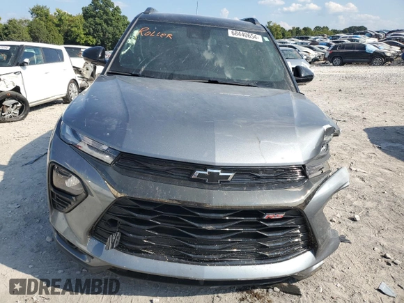 2021 Chevrolet TrailBlazer RS with VIN KL79MUSL6MB163057, listed as a Copart auction lot 68440654 with 43,448 mi miles and Salvage Title. Bid and sale history available at DreamBid. Image 5.