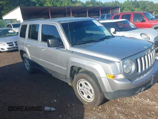 2016 Jeep Patriot Sport SE with VIN 1C4NJPBA3GD732353, listed as a IAAI auction lot 42550995 with 208,998 mi miles and . Bid and sale history available at DreamBid. Image 1.