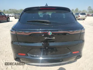 2024 Alfa Romeo Tonale Ti z VIN ZASPATCW4R3046069, wystawiony jako Copart lot #66606024 z przebiegiem 3330 mil mil oraz Nie do naprawy. Historia ofert i sprzedaży dostępna na DreamBid. Obrazek 6.