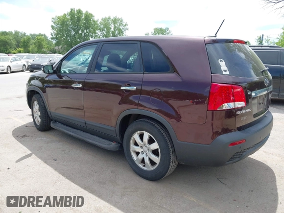 2012 Kia Sorento LX z VIN 5XYKT3A19CG286034, wystawiony jako IAAI lot #42269635 z przebiegiem 163 935 mil mil oraz . Historia ofert i sprzedaży dostępna na DreamBid. Obrazek 3.