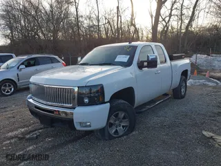 2007 Chevrolet Silverado 1500 LT w/1LT with VIN 1GCEC19J47Z510694, listed as a IAAI auction lot 41474581 with 186,066 mi miles. Bid and sale history available at carsss.com. Image 2.