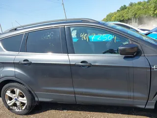 2016 Ford Escape SE with VIN 1FMCU9GX5GUC24730, listed as a IAAI auction lot 40172504 with 139,925 mi miles. Bid and sale history available at carsss.com. Image 14.