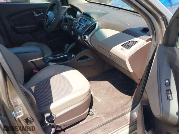 2013 Hyundai Tucson GLS with VIN KM8JU3AC0DU557505, listed as a IAAI auction lot 42017594 with 159,551 mi miles. Bid and sale history available at carsss.com. Image 5.