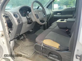 2006 Ford F-150 XLT z VIN 1FTRW14W86KB70923, wystawiony jako IAAI lot #42852626 z przebiegiem 126 037 mil mil oraz . Historia ofert i sprzedaży dostępna na DreamBid. Obrazek 18.
