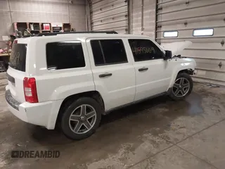2009 Jeep Patriot Sport with VIN 1J8FT28B39D194976, listed as a IAAI auction lot 41575669 with 130,955 mi miles and . Bid and sale history available at DreamBid. Image 4.