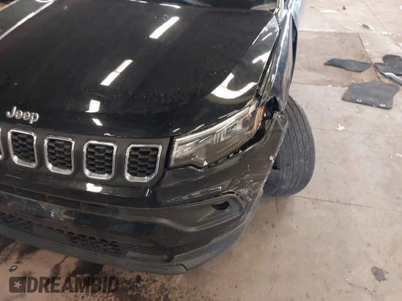 2024 Jeep Compass Latitude с VIN 3C4NJDBN3RT175331, выставлен на аукционе IAAI как лот 41933091 с пробегом 10 997 миль миль и . История ставок и продаж доступна на DreamBid. Изображение 6.