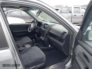 2006 Honda CR-V EX with VIN SHSRD77806U431103, listed as a IAAI auction lot 41411837 with 174,162 mi miles. Bid and sale history available at carsss.com. Image 5.