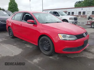 2014 Volkswagen Jetta SE z VIN 3VWD17AJ7EM417583, wystawiony jako IAAI lot #41980491 z przebiegiem 178 773 mil mil oraz . Historia ofert i sprzedaży dostępna na DreamBid. Obrazek 1.