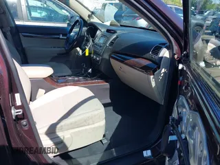 2015 Kia Sorento LX with VIN 5XYKTCA6XFG592482, listed as a IAAI auction lot 41995626 with 154,865 mi miles. Bid and sale history available at carsss.com. Image 5.