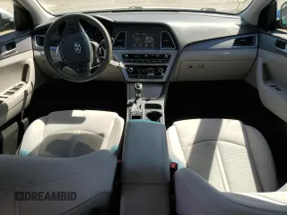 2017 Hyundai Sonata 2.4L z VIN 5NPE24AF6HH539683, wystawiony jako Copart lot #58068535 z przebiegiem 46 585 mil mil oraz Czysty tytuł • Clean title. Historia ofert i sprzedaży dostępna na DreamBid. Obrazek 8.