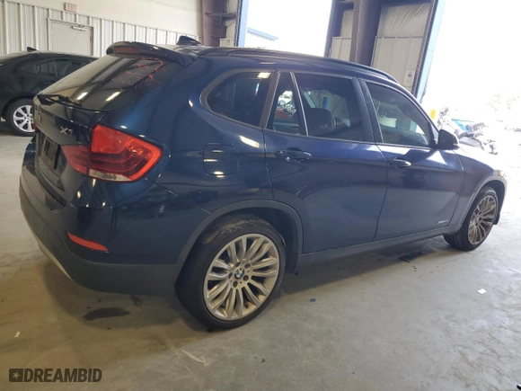 2014 BMW X1 sDrive28i with VIN WBAVM1C56EVW52300, listed as a Copart auction lot 45807395 with 170,938 mi miles and Salvage Title. Bid and sale history available at carsss.com. Image 3.