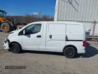 2019 Nissan NV200 S z VIN 3N6CM0KN5KK708070, wystawiony jako IAAI lot #41631390 z przebiegiem 113 335 mil mil oraz . Historia ofert i sprzedaży dostępna na DreamBid. Obrazek 13.