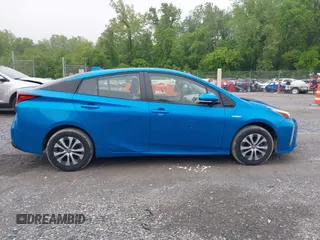 2020 Toyota Prius LE with VIN JTDL9RFU1L3017703, listed as a IAAI auction lot 42277379 with 25,593 mi miles and . Bid and sale history available at DreamBid. Image 13.