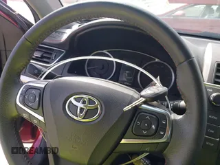 2017 Toyota Camry XLE with VIN 4T1BF1FKXHU811147, listed as a IAAI auction lot 41825677 with 68,163 mi miles. Bid and sale history available at carsss.com. Image 11.