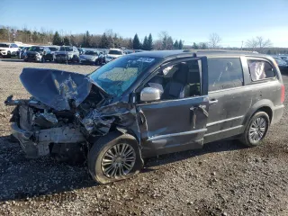 2016 Chrysler Town & Country Touring-L with VIN 2C4RC1CG3GR208581, listed as a Copart auction lot 80206744 with 0 mi miles and Salvage Title. Bid and sale history available at carsss.com. Image 1.