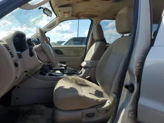 2005 Ford Escape XLT with VIN 1FMYU03115KB27374, listed as a Copart auction lot 72568654 with Not Provided miles and Salvage Title. Bid and sale history available at carsss.com. Image 7.