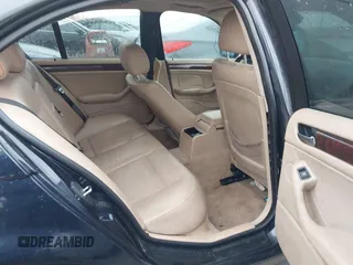 2005 BMW 3 Series 325i with VIN WBAEV33445KW16557, listed as a IAAI auction lot 41563840 with 228,001 mi miles. Bid and sale history available at carsss.com. Image 8.