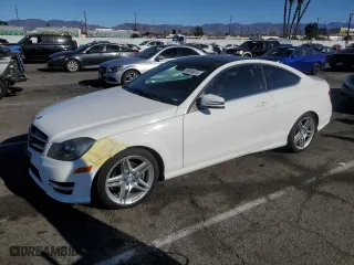 2015 Mercedes-Benz C-Class C 250 with VIN WDDGJ4HB3FG369353, listed as a Copart auction lot 88438815 with 200,335 mi miles and Clean Title. Bid and sale history available at carsss.com. Image 1.